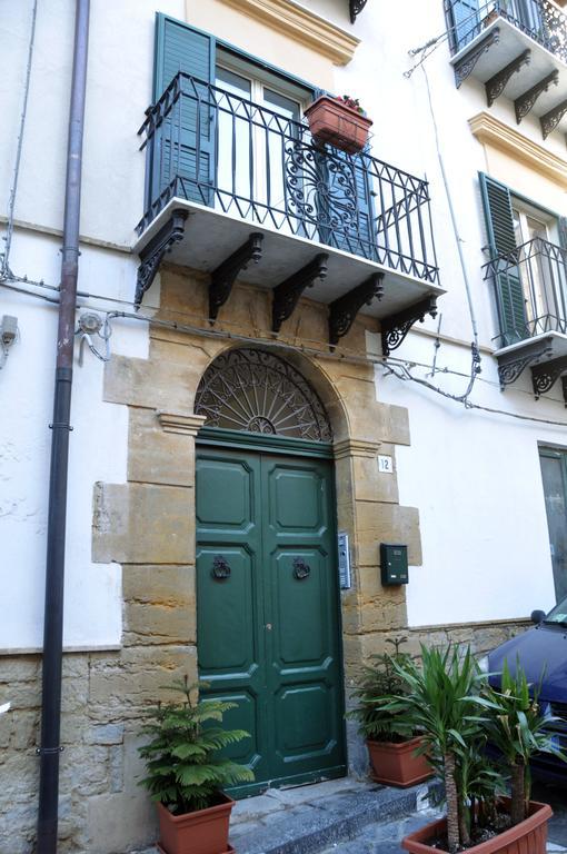 B&B Largo Barile Caltanissetta Exterior photo
